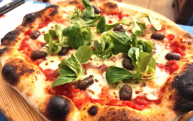ricetta della pizza con bordo alto